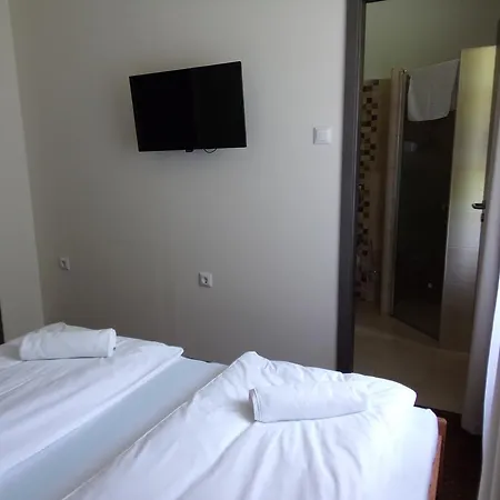 Baratok Panzio Guest house